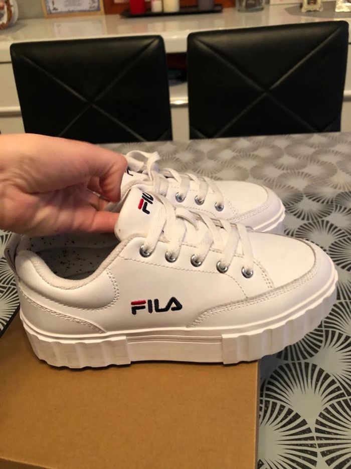 basket fila blanche plateforme sandblast sneakers - photo numéro 4
