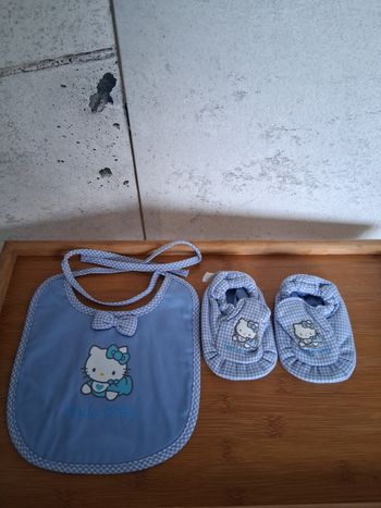 Bavoir  et chaussons bébé hello kitty
