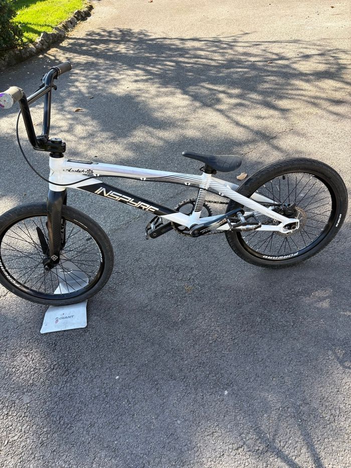 Vélo BMX INSPYRE TAILLE PRO