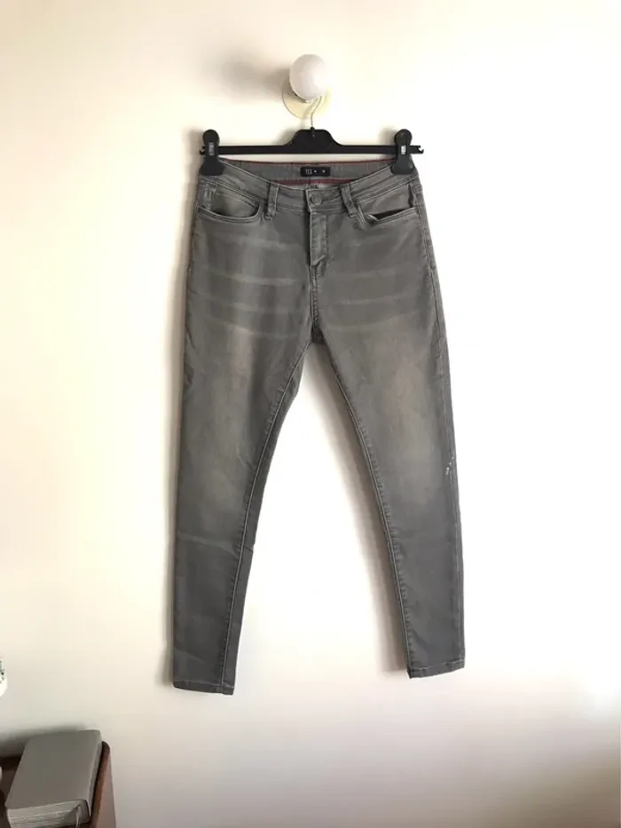 Jean slim gris Tex taille 36 - photo numéro 2