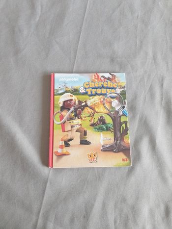 Cherche et trouve livre Playmobil