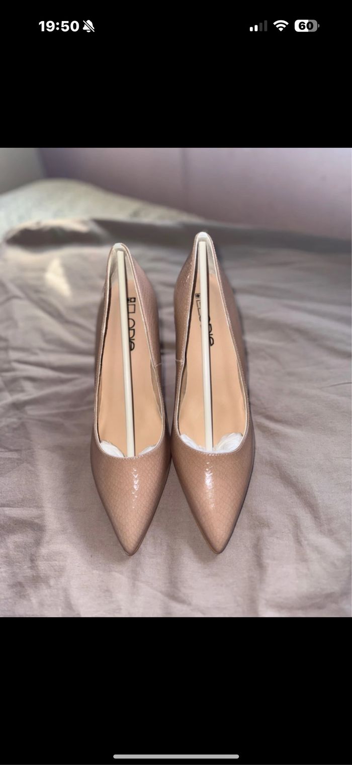 Escarpins beige abricot neufs avec boîte – Taille 40