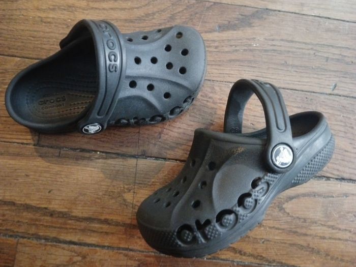 Crocs Enfant Noires – Taille C8 - photo numéro 3
