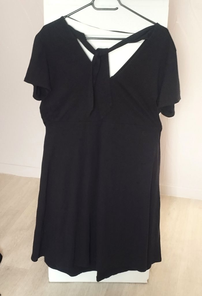 Robe noire mi-longue Kiabi T.XL - photo numéro 5