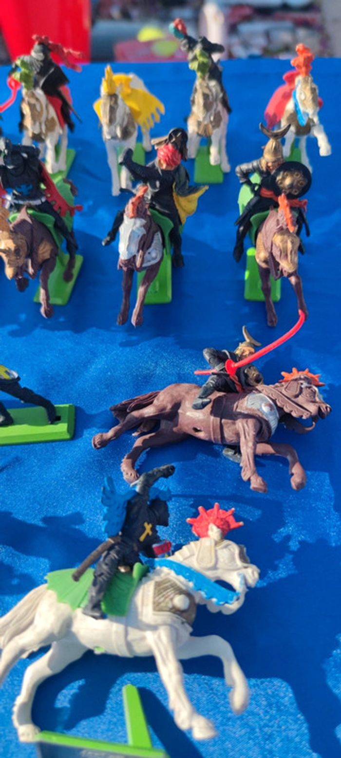 Lot de 31 Chevaliers cavaliers Britains - photo numéro 12