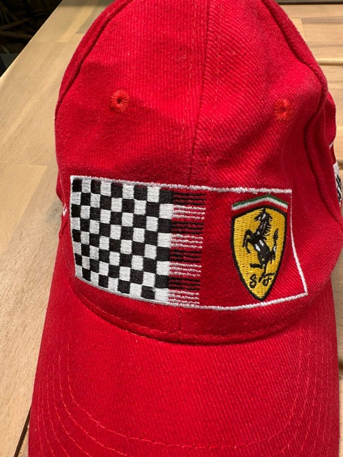 Casquette Ferrari x Marlboro - photo numéro 7
