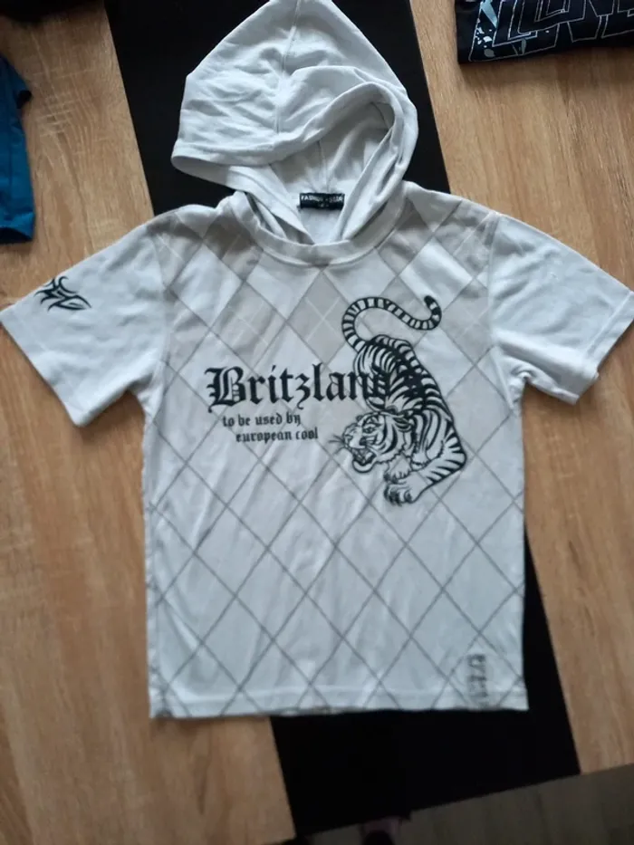 Tee-shirt à capuche 12 ans