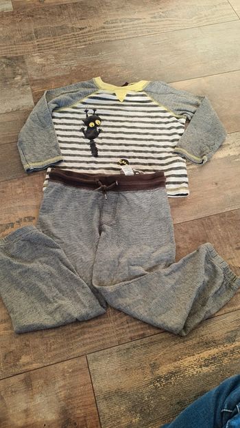 Pyjamas Sergent major 3 ans en très bon état