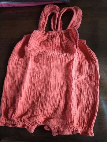 Très jolie combi short 92cm