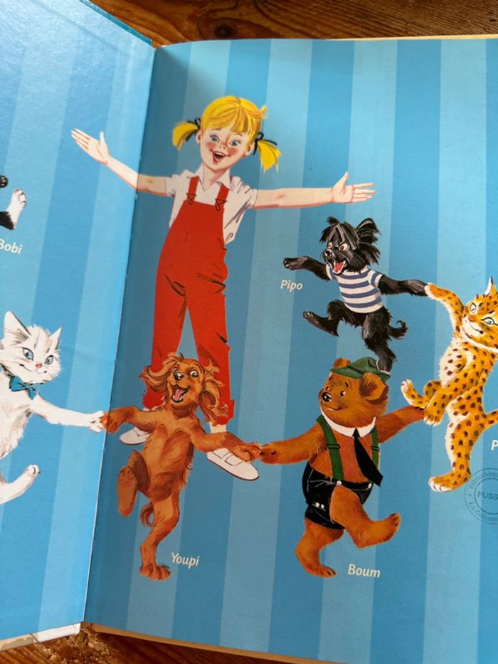 Couverture bleue TBE Livre bd album La croisière de Caroline Hachette - photo numéro 2