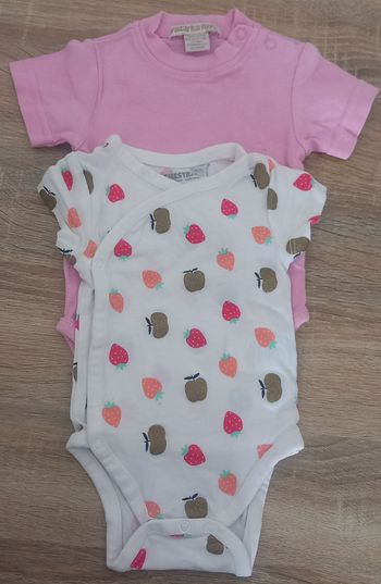 Lot de 2  body fille 1 mois