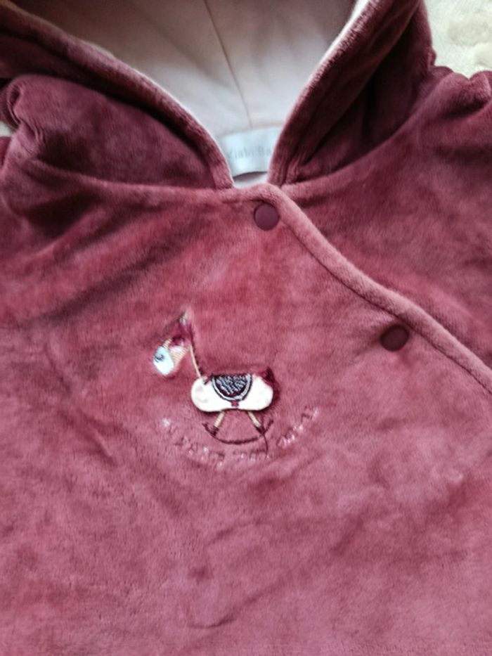 Manteau bordeaux 6 mois Kiabi - photo numéro 2