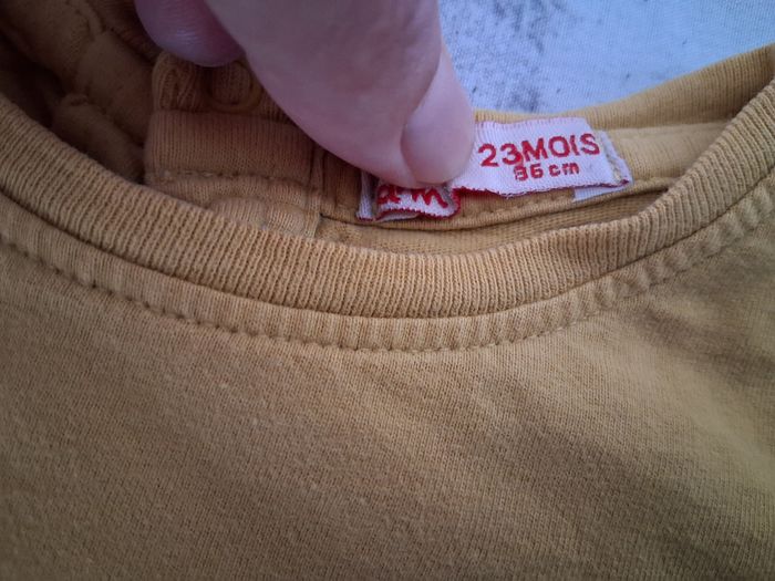 T-shirt manche longue garçon taille 23 mois - photo numéro 4