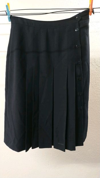 Jolie jupe plissée taille 42 coloris marine