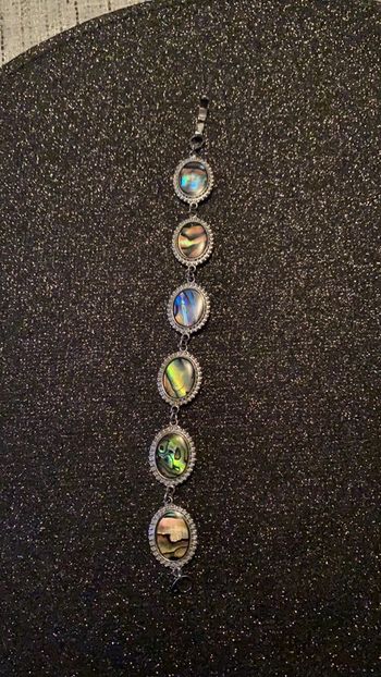 bracelet fantaisie effet pierres/nacres