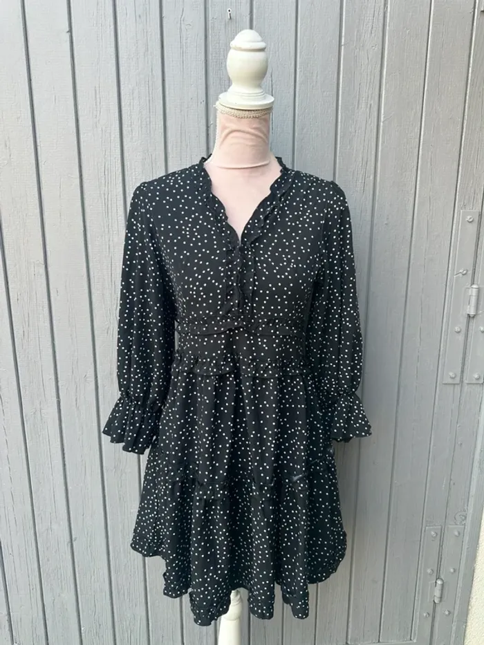 Robe manches longues été légère noir à pois blancs volants dos nu shein 38/M