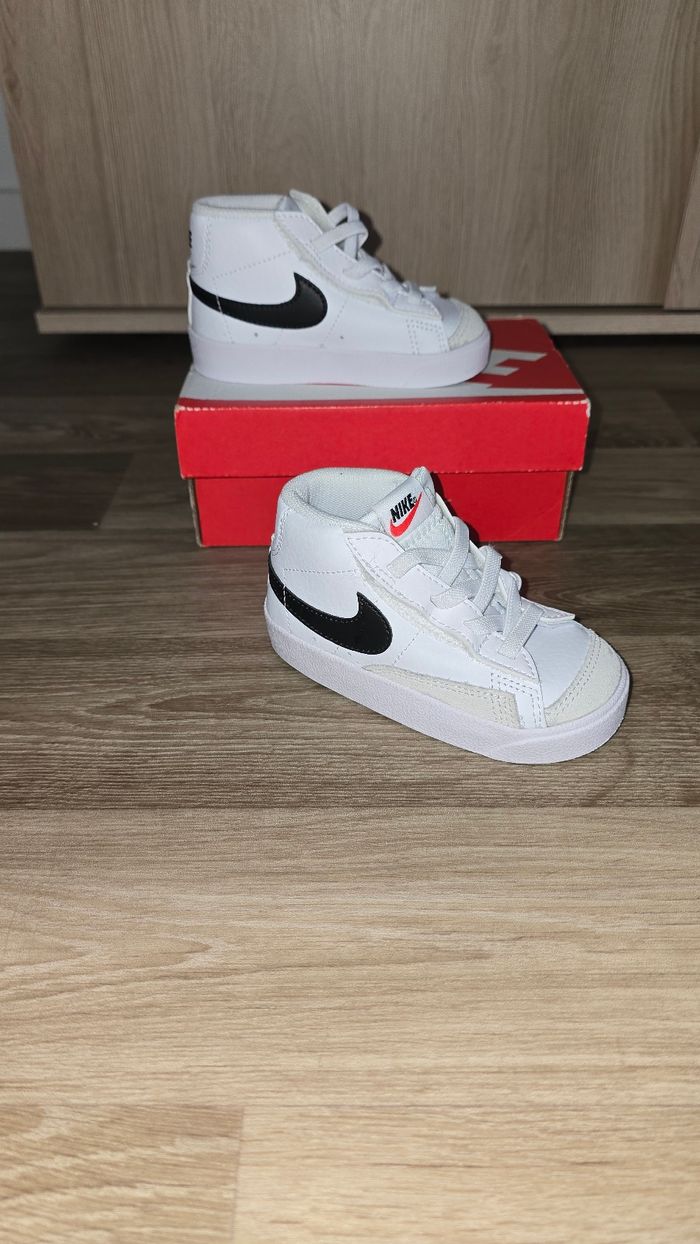 Nike Blazer enfant – Pointure 22 – Neuf