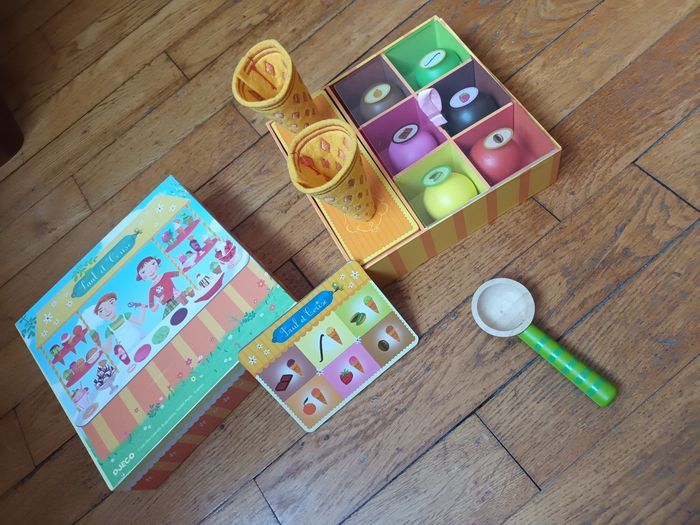 Boite de glace Gjeco paul et cerise neuf 2 cornets 6 boules en bois cone