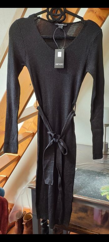 Robe en maille côtelée noir 
