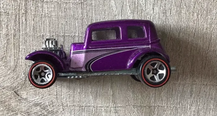 1968 voiture ford vicky hotwheels