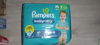 Couches Pampers taille 7