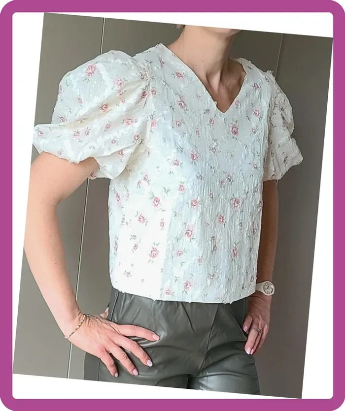 Top floral à sequins, NEUF avec étiquette, Taille S (36/38) - photo numéro 3