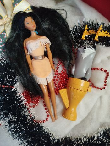 Poupée Pocahontas et sa machine à tresses - Vintage 90's