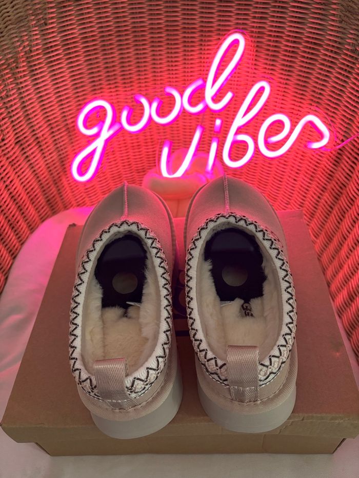 UGG plate-forme beige - photo numéro 3