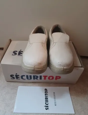 chaussures de sécurité blanche