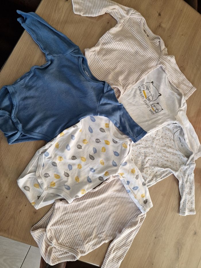 Lot de 6 bodys 12 mois