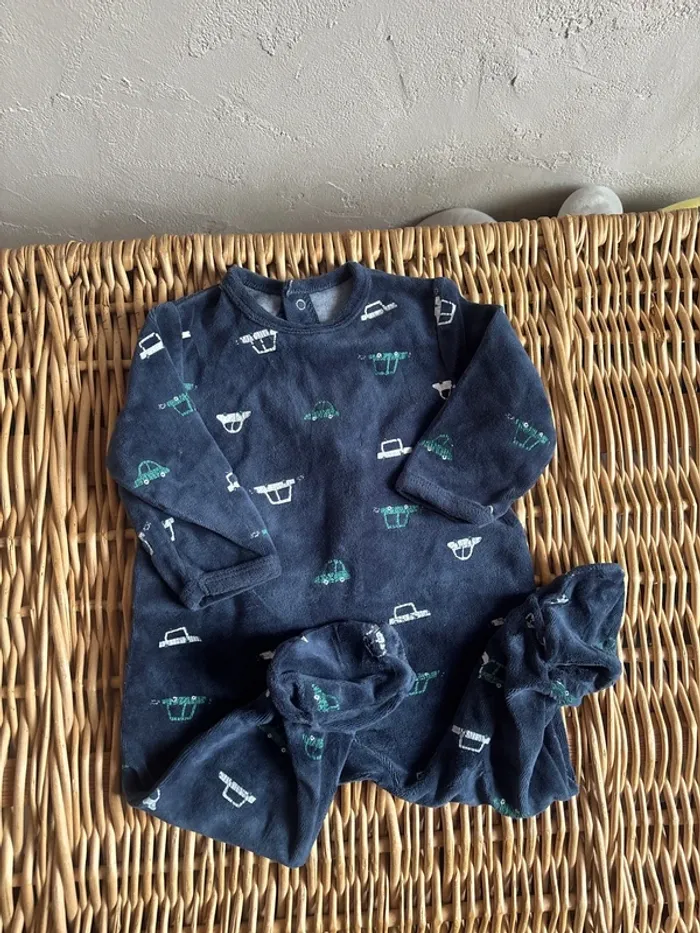 Pyjama garçon 9mois en très bon état