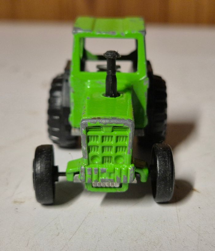 Tracteur miniature vert majorette n208 1/65 - photo numéro 2