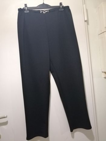 Pantalon Alison grande taille chic noir. Taille 54/56.