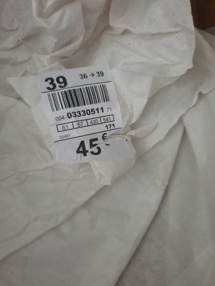 Baskets sneakers junior marque puma pointure 39 - photo numéro 7