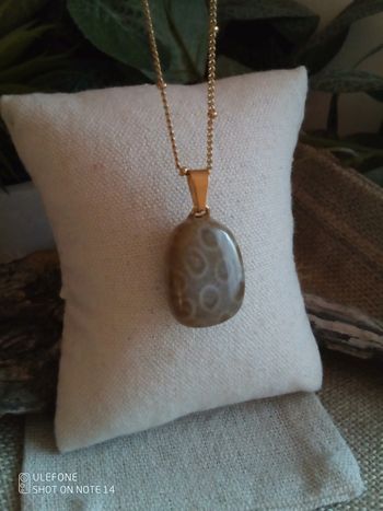 Collier pierre de corail fossilisé