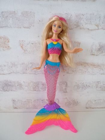 Poupée Barbie sirène (J7)