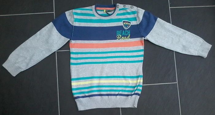 Joli pull coloré garçon 8 ans