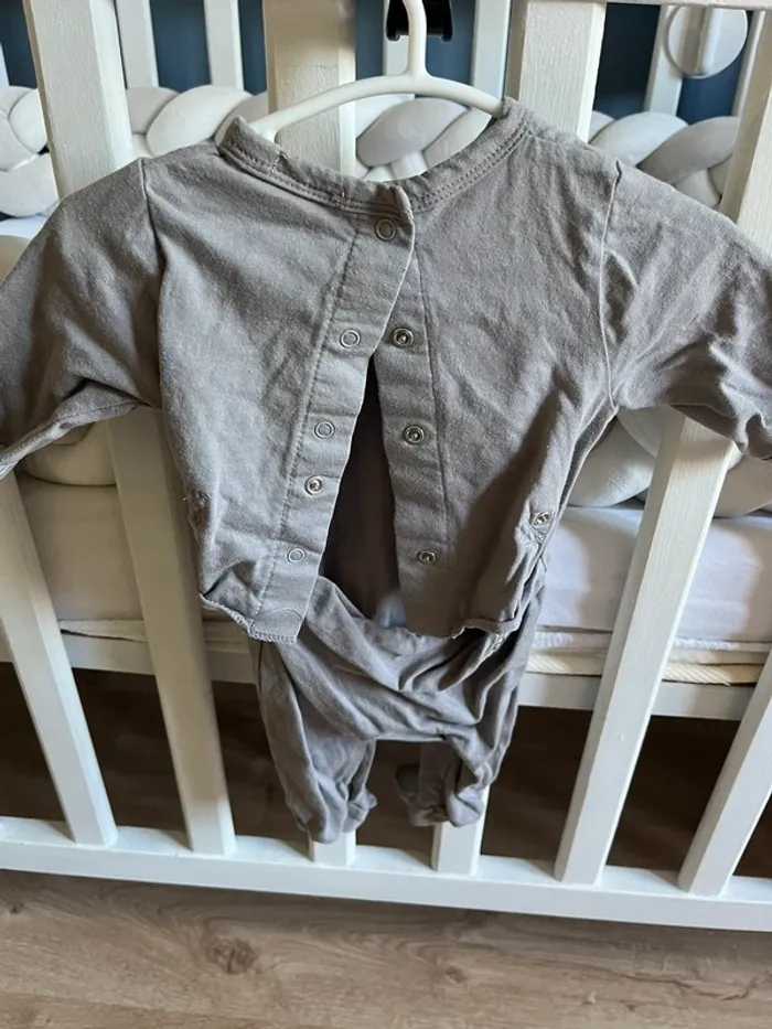 Pyjama 1 mois - photo numéro 3