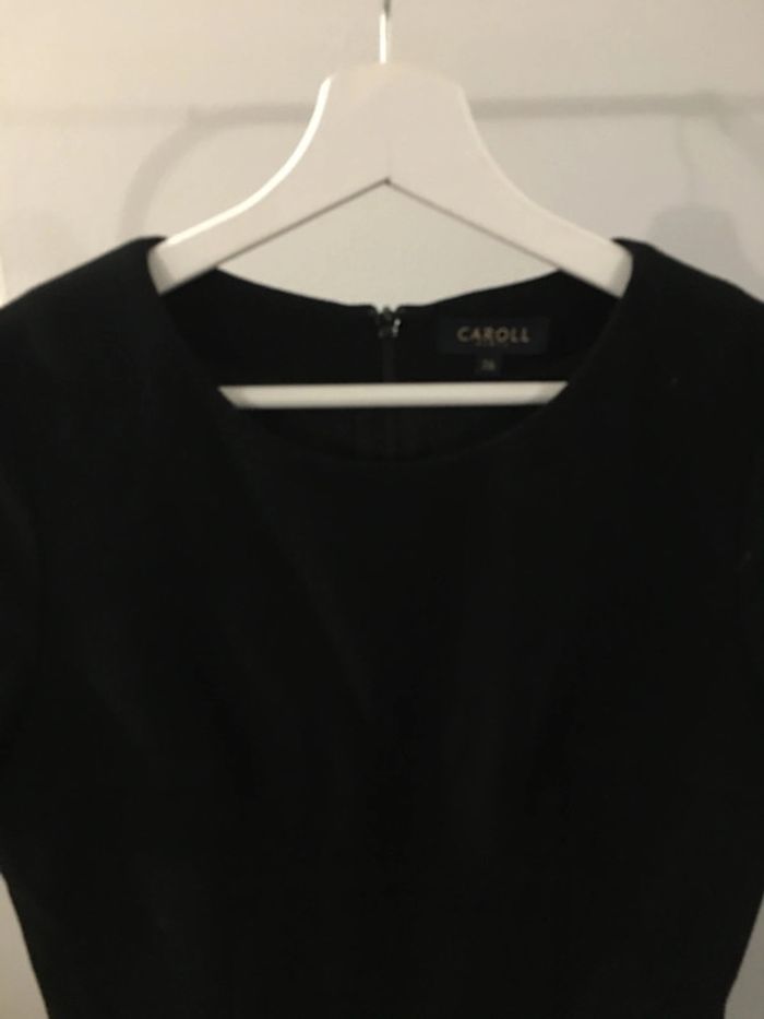 Robe noire Caroll taille 36 - photo numéro 2