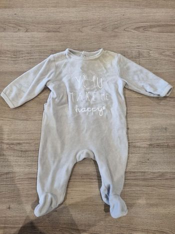 Pyjama 3 mois tres bonne etat