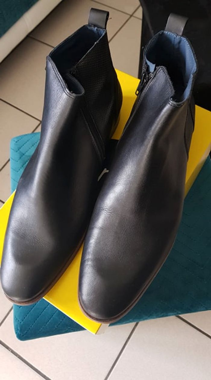 Boots noirs tout cuir pointure 45 - photo numéro 4