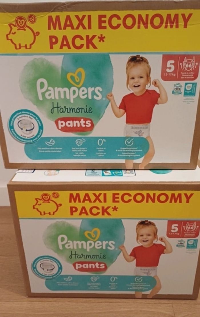 2 cartons de couches pampers harmonie pants taille 5