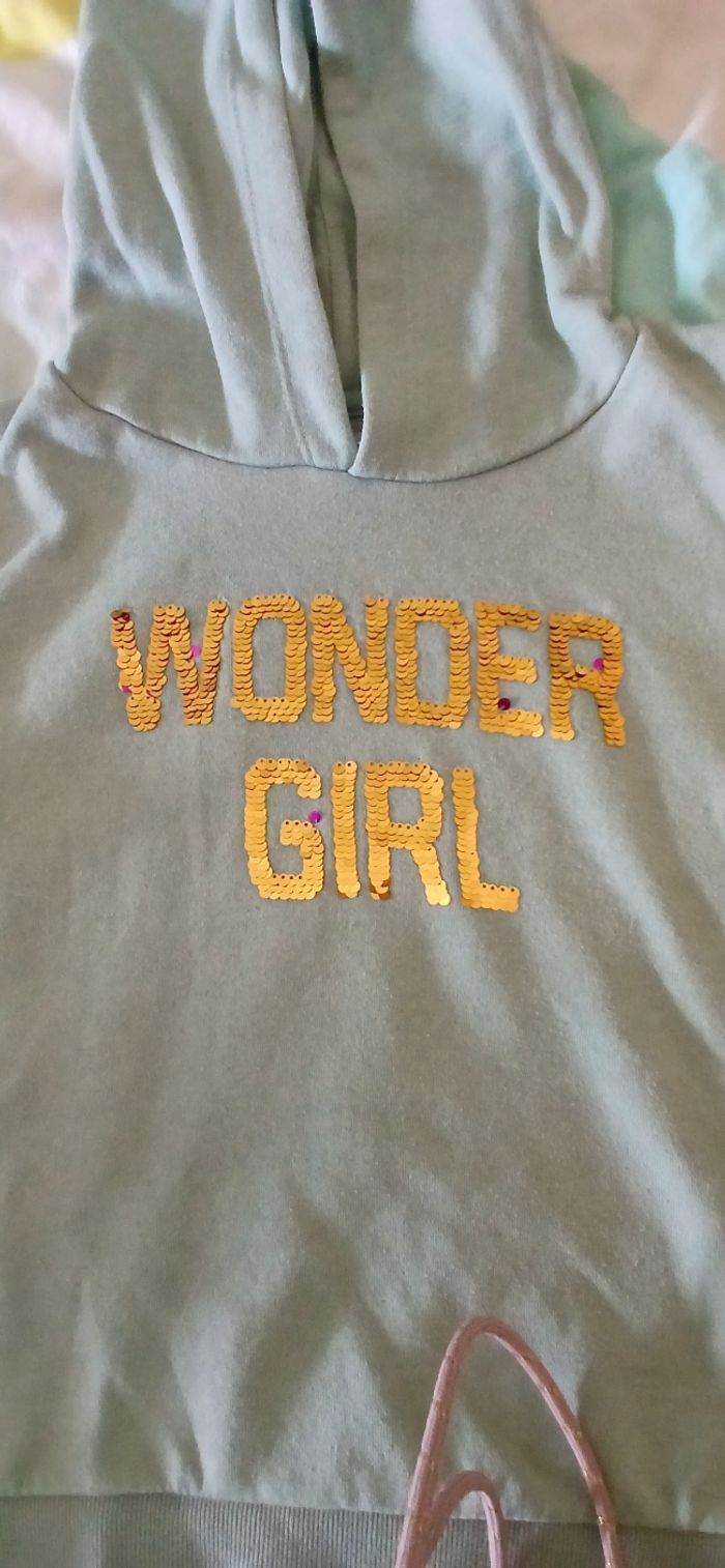 Pull à capuche sequins 2 couleurs - photo numéro 2