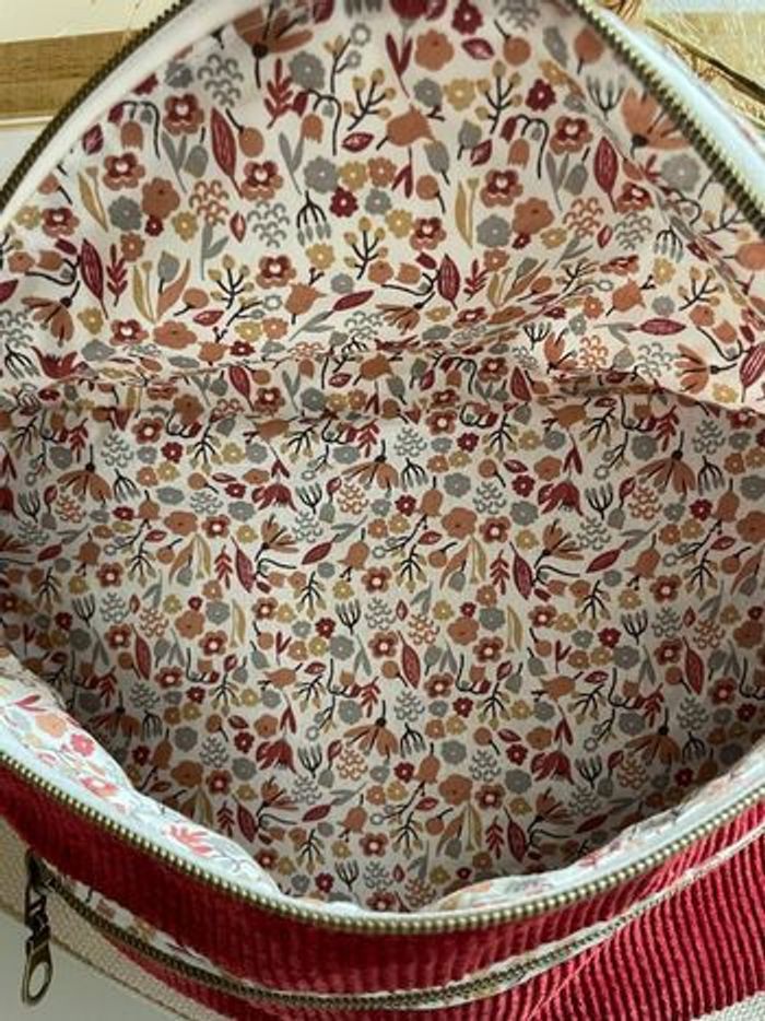 Banane femme fait main • velours bordeaux & tissu fleuri • format pratique - photo numéro 3