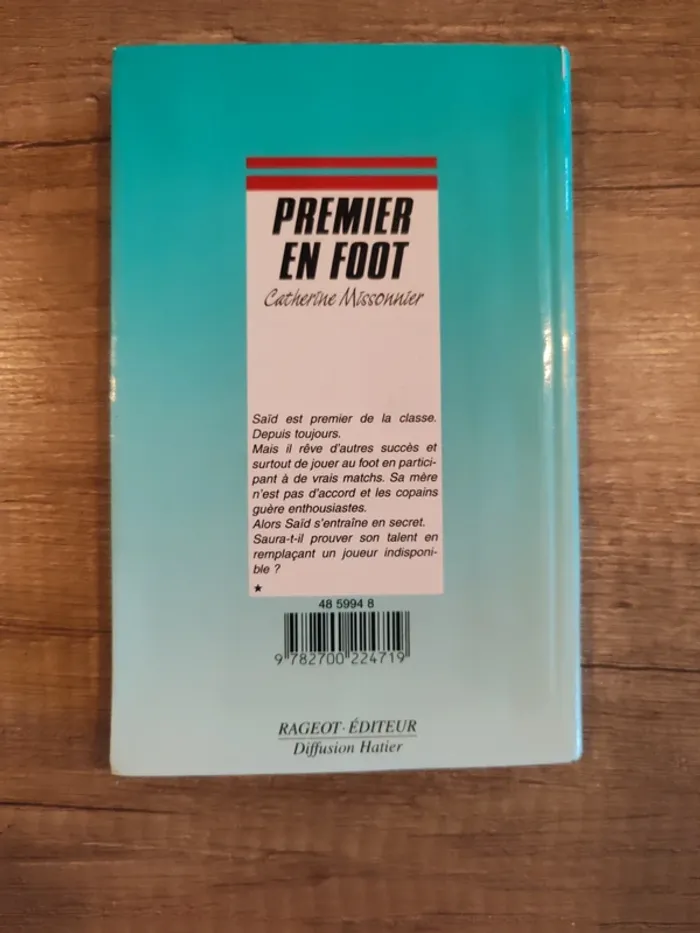 Livre pour enfants "premier en foot" - photo numéro 2
