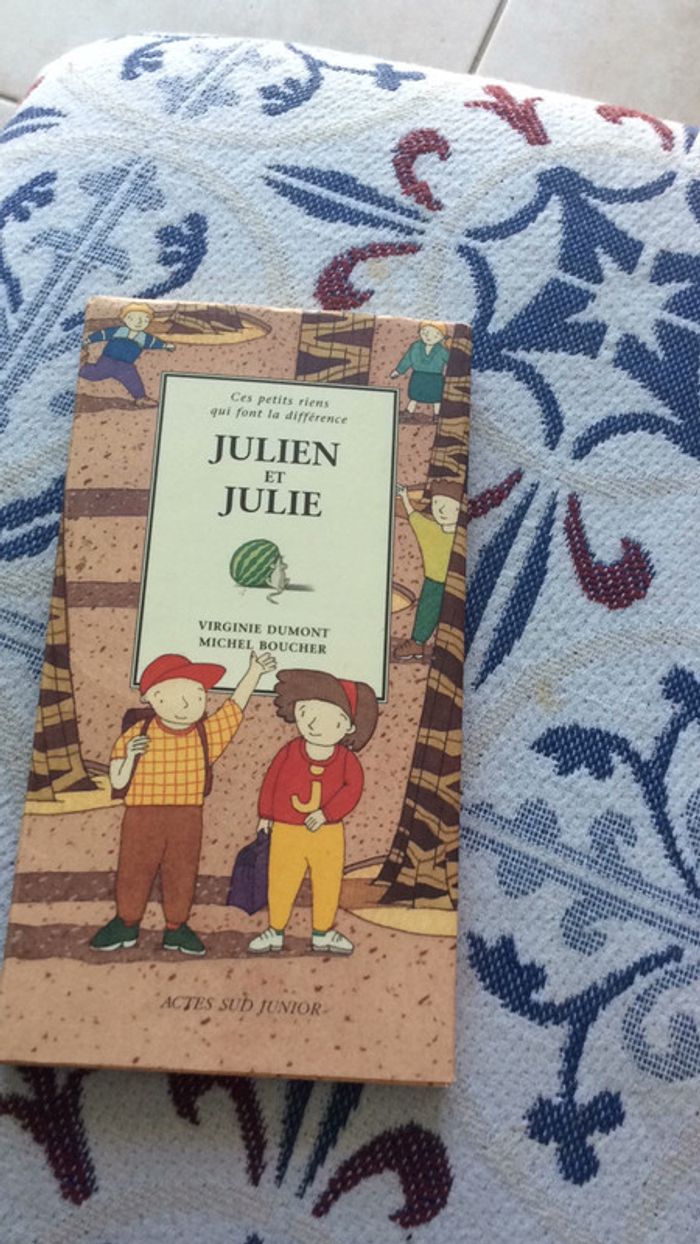 #ces petits riens qui font la différence Julien et Julie par Virginie Dumont et Michel Boucher