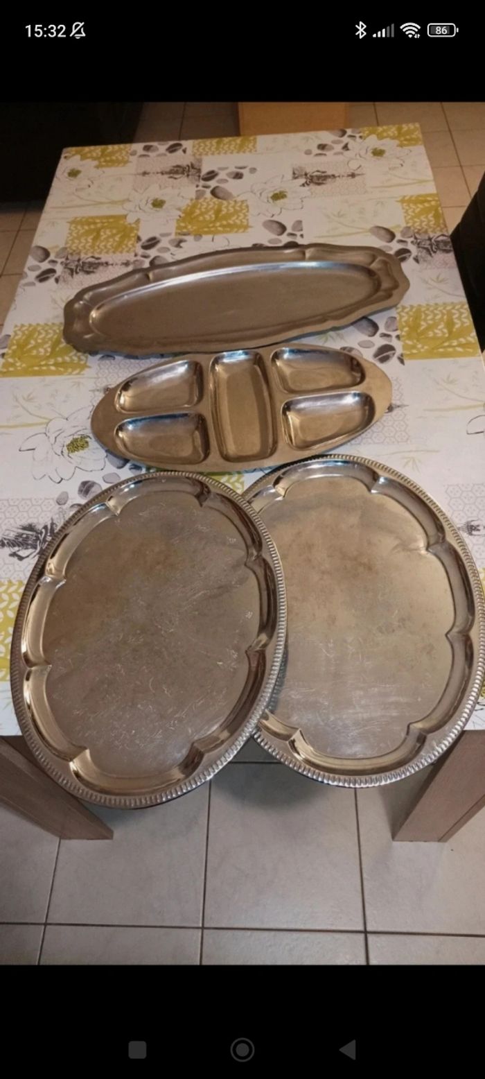 Lot de 4 plats en inox