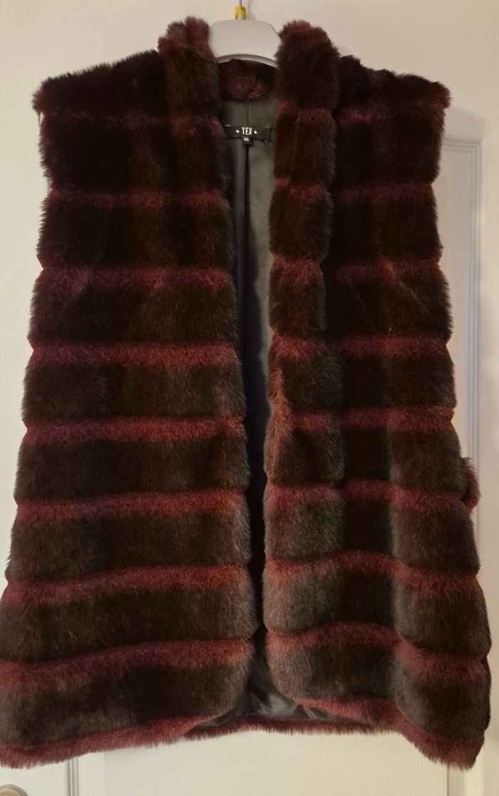 Doudoune fourrure synthétique sans manche