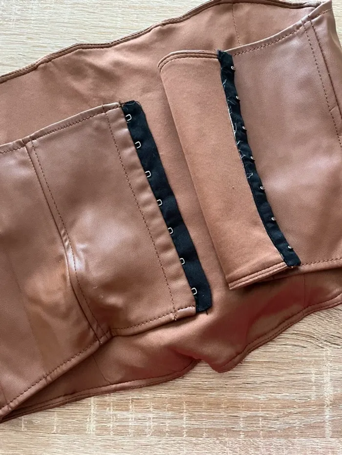 Bustier simili cuir - photo numéro 2