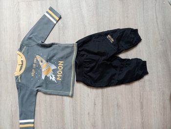 Ensemble tee shirt manches longues et pantalon